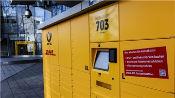 An Poststationen kann man zu jeder Tageszeit Pakete abholen und aufgeben.