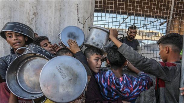 Neues System für Verteilung von Hilfsgütern in Gaza geplant An vier Verteilzentren im Gazastreifen sollen die Hilfspakete ausgegeben werden. (Archivbild)