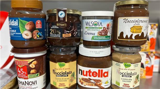 Weniger Haselnüsse aus Italien: Wird Nutella teurer? Andere Hersteller werben mit einem deutlich höheren Anteil an Haselnüssen. (Archivbild)
