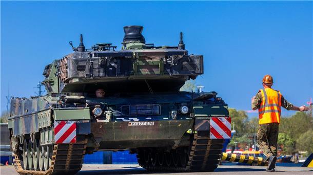 Reservisten proben Ernstfall in Rostocker Hafen Anderthalb Wochen übten Reservisten der Bundeswehr den Schutz und die Sicherung verteidigungswichtiger Infrastruktur.