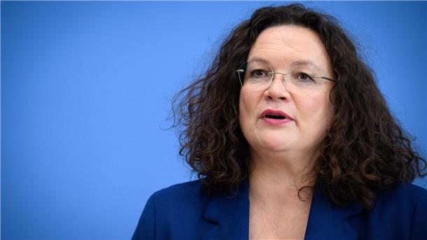 Zahl der Arbeitslosen in Deutschland sinkt leicht Andrea Nahles, Vorstandsvorsitzende der Bundesagentur für Arbeit, kommentiert die Arbeitsmarkt-Statistik für November.