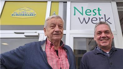 Andreas Klimek (r.) ist nun hauptamtlicher Mitarbeiter beim Verein Nestwerk, dessen Vorsitzender Wolfgang Steen ist. 
