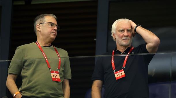 Andreas Rettig und Rudi Völler können den Auftritt des DFB-Teams nicht fassen.