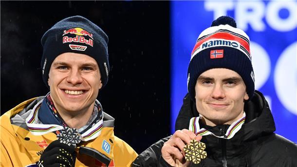 Noch kein Urteil: Skisprung-Skandal bei Fis-Ethikkommission Andreas Wellinger (links) und Weltmeister Marius Lindvik mit ihren Medaillen nach dem WM-Springen.