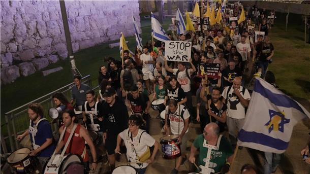 Angehörige der Geiseln werfen der israelischen Regierung vor, die Verschleppten zu opfern.   