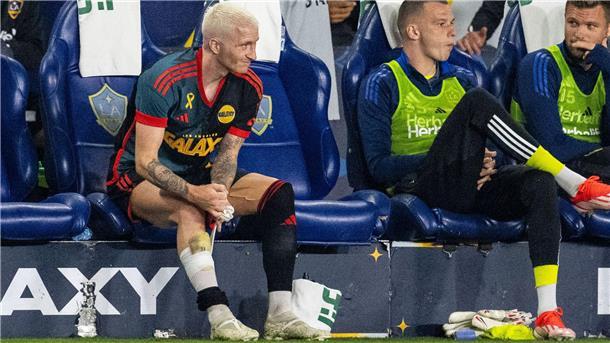Angeschlagen auf der Bank: Marco Reus von Los Angeles Galaxy nach seiner Auswechslung. 