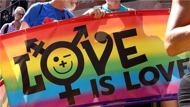 US-Gesetz für gleichgeschlechtliche Ehe auf der Zielgeraden Anhänger der LGBTQ-Bewegung in New York.