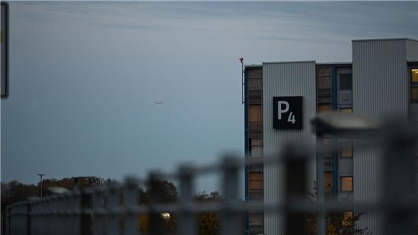 Afghanen mit Aufnahmezusage in Deutschland angekommen Ankunft am Flughafen Hannover.