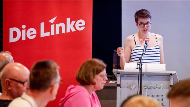 Bremens Linke zur Koalition: „Da muss mehr gehen“ Anna Fischer spricht auf dem Parteitag.
