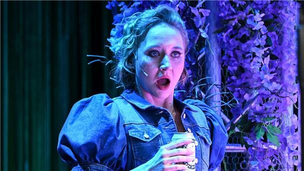 Anna Maria Mühe gibt ihr Theaterdebüt Anna Maria Mühe bei einer Fotoprobe zur Theaterinszenierung „Stolz und Vorurteil *oder so“ der Komödie am Kurfürstendamm im Theater am Potsdamer Platz.