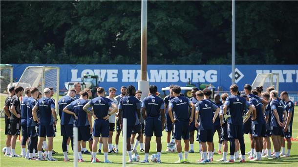 HSV-Frühstart in der Hitze: Zurückgekehrt, um zu bleiben Ansprache beim ersten HSV-Training.