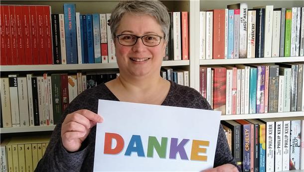 Unternehmen bereiten sich vor: Weg in den Alltag mit Corona Arbeitsalltag mit dem Coronavirus: Silke Gutowski, von der Buchhandlung Memminger in Geestemünde, bereitet sich mit dem Team auf die erforderlichen Maßnahmen vor.