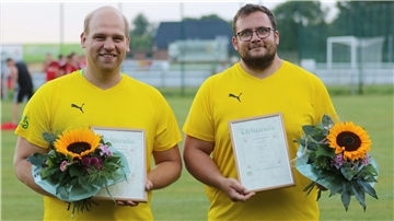 Arne Pauls und Christian Edzards vom Schleuderball-Landesligisten TSV Abbehausen