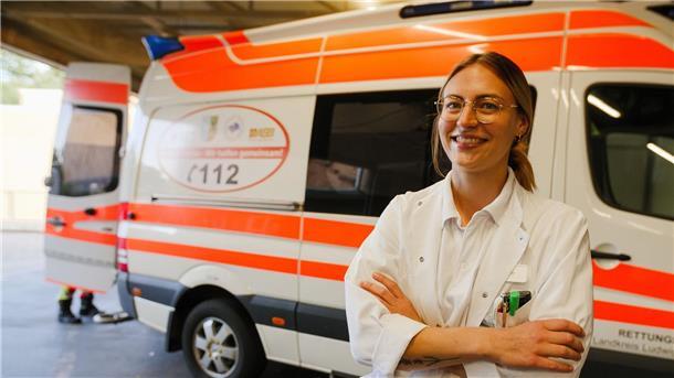 Assistenzärztin Jule arbeitet aktuell in der Notaufnahme der Helios Kliniken Schwerin.