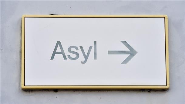 Asylverfahren in Deutschland dauerten 2023 durchschnittlich 6,8 Monat. Im Jahr zuvor waren es noch 7,6 Monate.