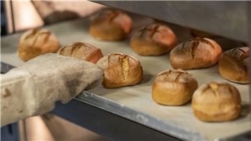 Auch am Reformationstag kann man in Bremerhaven und im Cuxland frische Brötchen kaufen.