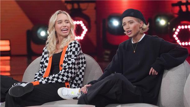 Lisa und Lena Mantler wollen getrennte Wege gehen Auch außerhalb von Social Media präsent: Die Zwillinge Lisa (l) und Lena traten in den vergangenen Jahren häufiger im Fernsehen auf.