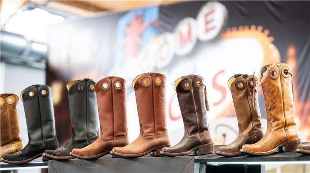 Auch Cowboystiefel gibt es hier zu kaufen.