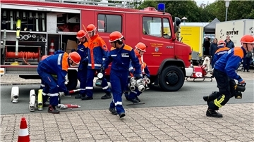 Nachwuchsfeuerwehrleute im Einsatz