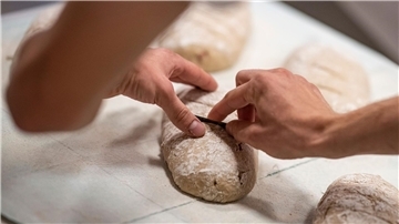 Auch die anhaltende Energiekrise und die gestiegenen Rohstoffkosten belasten die Bäckereien weiter.