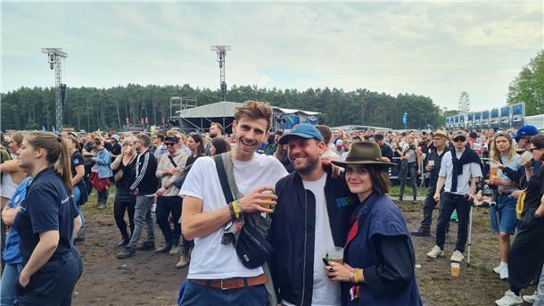 Hurricane-Liveticker: Ein Wahnsinns-Festival geht zu Ende Auch Fynn Kliemann ist auf dem Hurricane Festival und schaut sich das Konzert von Tom Odell an.