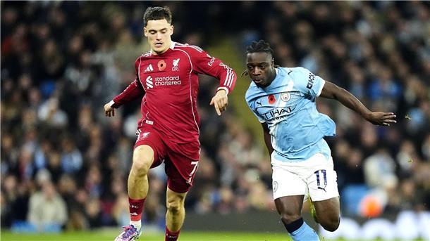 Auch gegen Manchester City lief es für Wirtz (l) nicht nach Wunsch. 