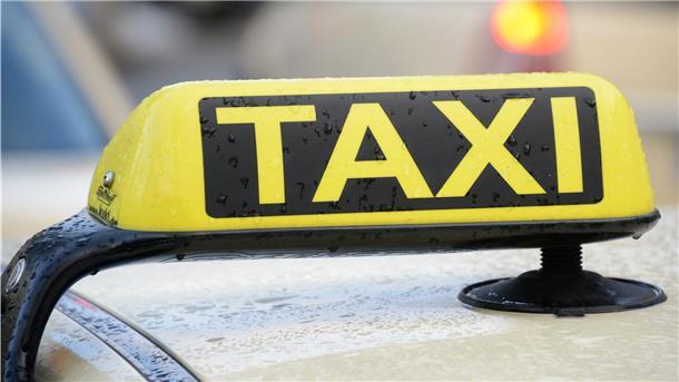 Auch Taxiuntenrehmen haben Personalmangel.