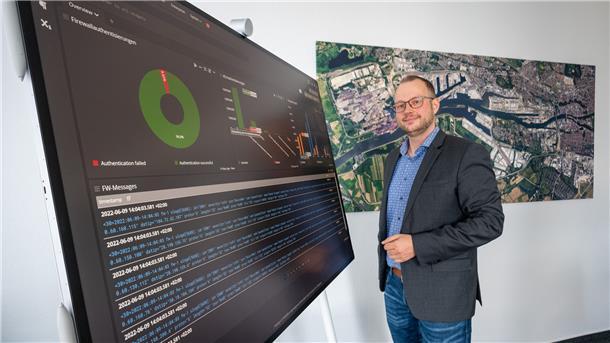Cyberattacken: Bremenports verzeichnet täglich viele Angriffsversuche Auf dem Bildschirm kann Jan Schirrmacher unter anderem sehen, wie viele Angriffsversuche es pro Tag auf das Netzwerk von Bremenports gibt.