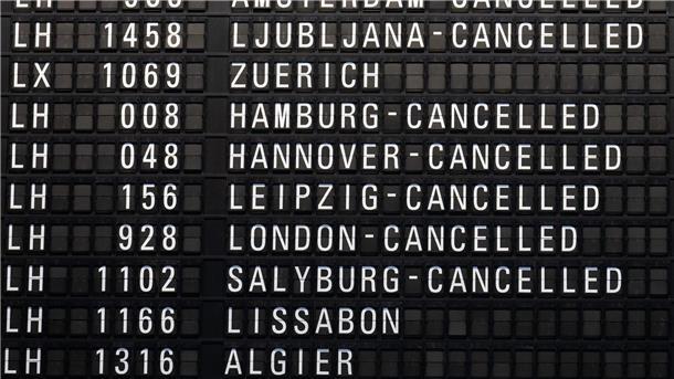 Winterwetter bremst Verkehr in Teilen Deutschlands aus Auf dem Frankfurter Flughafen wurden zahlreiche Verbindungen annulliert.