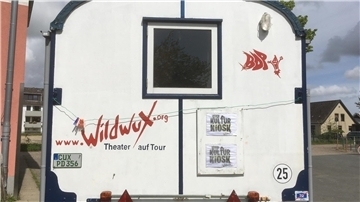  Kulturkiosk Wildwux , umgebauter Zirkuswagen.