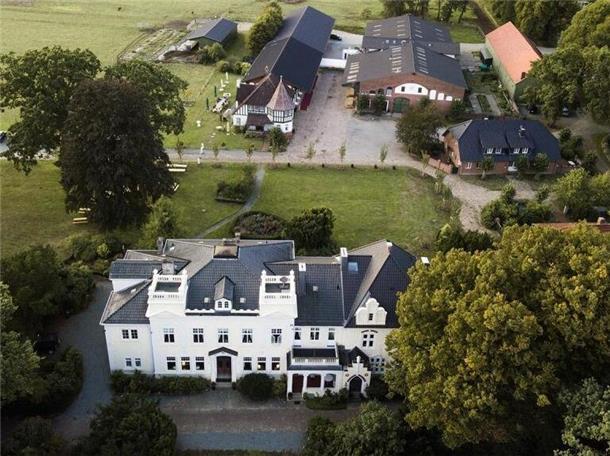 Auf dem Rittergut Valenbrook können Paare ihre Märchenhochzeit feiern.