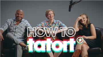 Auf dem Weg zum Bremer Tatort-Star: Jasna Fritzi Bauer, Luise Wolfram und Dar Salim in "How to Tatort" ab 20. November exklusiv in der ARD Mediathek. 