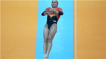 Auf dem Weg zur Final-Qualifikation: Karina Schönmaier beim Sprung.