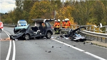 Drei Tote bei schwerem Unfall bei Braunschweig Auf der Bundesstraße 4 hat es einen schweren Unfall gegeben.