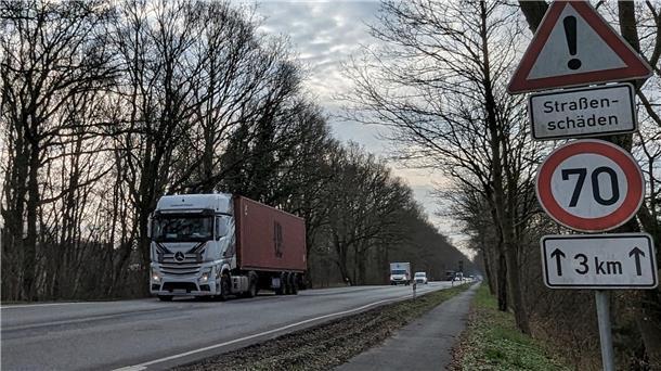 Die ehemalige Bundesstraße 6 ist eine der empfohlenen Umleitungsstrecken für Großraum- und Schwertransporte.