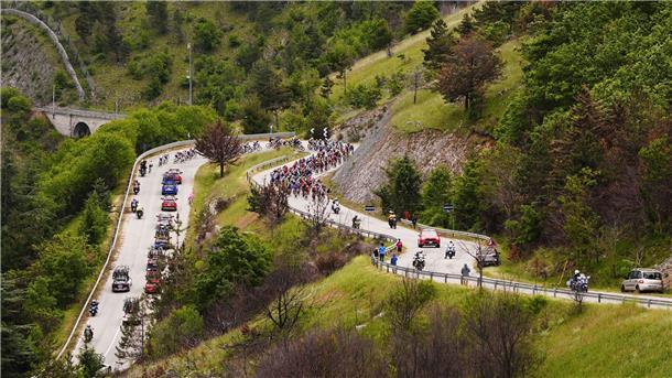 Giro: Roglic nach erster Bergankunft im Rosa Trikot Auf der siebten Etappe des Giro d’Italia ging des für die Radprofis zum ersten Mal in die Berge.