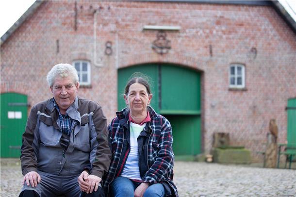 Leben mit Alpakas: Ein Lebenstraum mit Schattenseiten Alpaka Herr-Hof Misselwarden Landkreis Cuxhaven