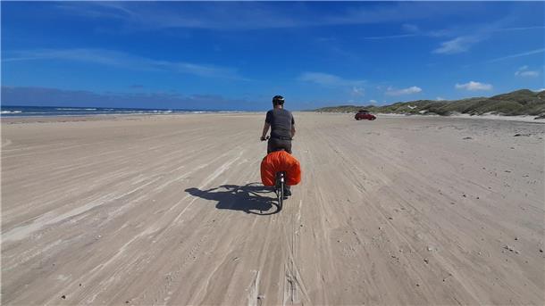 Auf Einladung der Vortragsgemeinschaft Rodenkirchen ist Christoph Heilscher mit dem Vortrag „Mit dem Fahrrad rund um die Nordsee“ zu Gast.