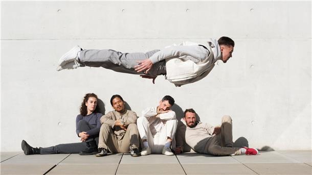 Auf einzigartige Weise kombiniert die renommierte Gruppe The Funky Monkeys Akrobatik, Streetdance und Comedy. Sie ist an allen vier Festivaltagen in Cuxhaven-Duhnen zu erleben.