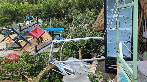 Taifun „Kajiki“ wütet in Vietnam - Schäden auf Hainan Auf Hainan wurden vorsorglich 20.000 Menschen in Sicherheit gebracht.