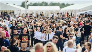 Auf Hof Coldewärf fand jetzt ein Beerpong-Festival statt. Leserbrief-Schreiber Manfred Neumann geht mit der Veranstaltung und der Berichterstattung darüber hart ins Gericht.