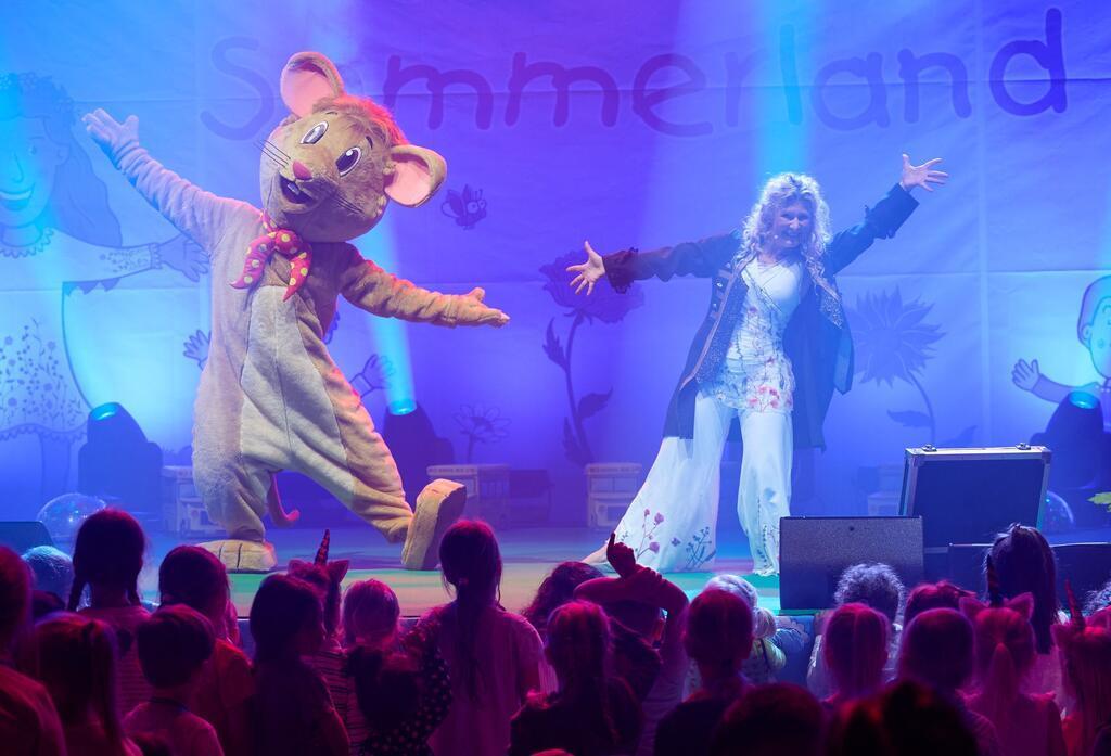 555 Wochen in den Charts: Simone Sommerlands neue Bestmarke Auf Tour: Simone Sommerland bringt die Kinderlieder auch auf die Bühne. (Archivbild)