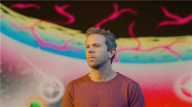 Mystische Weltraumgedichte von M83 Auf Twitter schreibt Anthony Gonzalez über sein neues Album: „Ich möchte weiterhin Fantasien über Welten haben, die ich nicht kenne, und über Kreaturen, die ich nicht verstehe.“