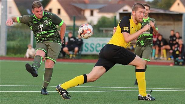 Schicksalsspiel für das Schlusslicht TSV Abbehausen Aufgrund des kurzfristigen Heimrechtstausch hat die TSV-Elf um Kapitän Peter Neumann (links) am Sonntag zum vierten Mal Heimrecht.