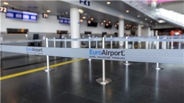 Aufgrund einer Bombendrohung war der Flugbetrieb in Basel für mehrere Stunden unterbrochen. (Archivbild)