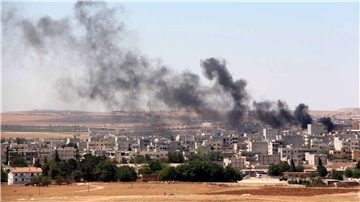Aufsteigender Rauch nach einem Angriff in Kobane (Archivbild).