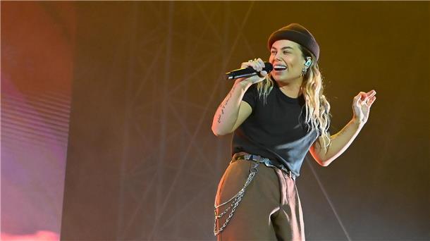 Auftritt von Tash Sultana.