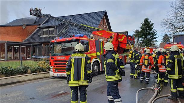 Aus Bremerhaven wurde eine Drehleiter angefordert.