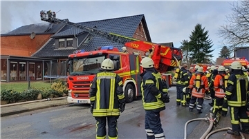 Aus Bremerhaven wurde eine Drehleiter angefordert.