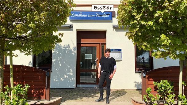 Die EssBar zieht in das Nordpol nach Sievern Aus dem ehemaligen Landhaus zum Nordpol wird ab 15. Juni die EssBar.